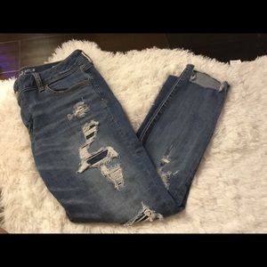 Ripped Low Rise Jeggings